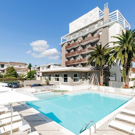 Hotel Bernard San Benedetto del Tronto Exterior photo