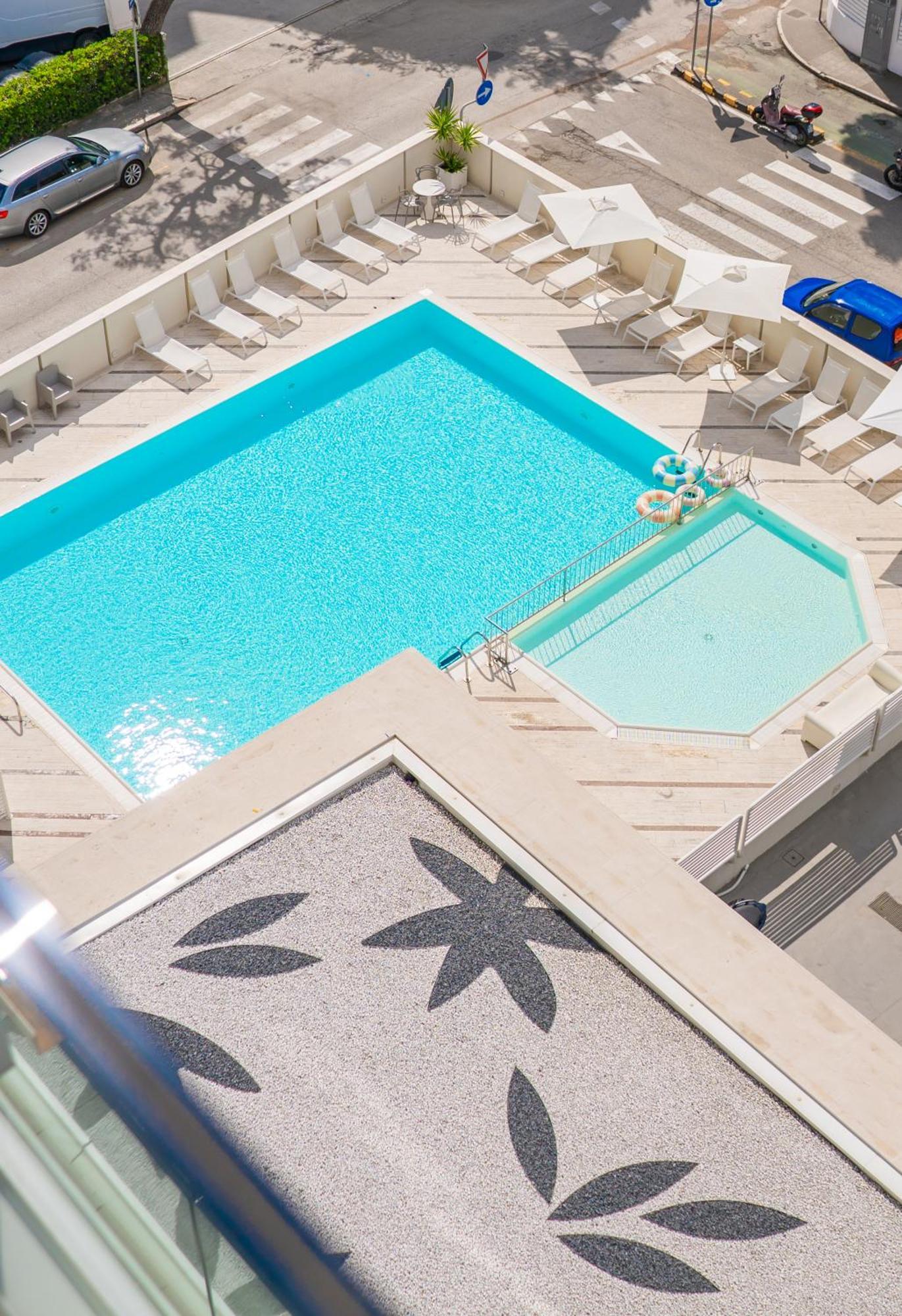 Hotel Bernard San Benedetto del Tronto Exterior photo