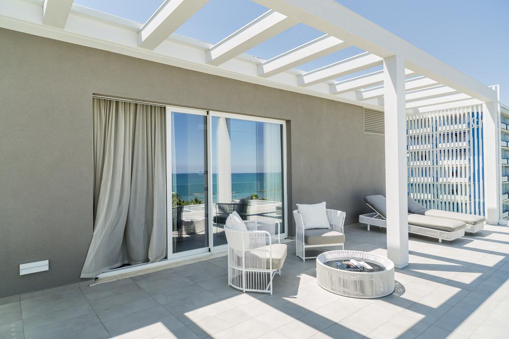 Hotel Bernard San Benedetto del Tronto Exterior photo