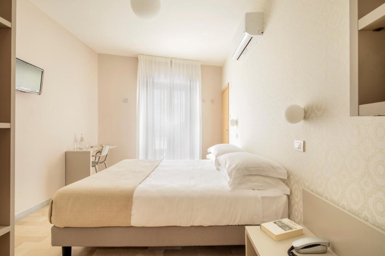 Hotel Bernard San Benedetto del Tronto Exterior photo