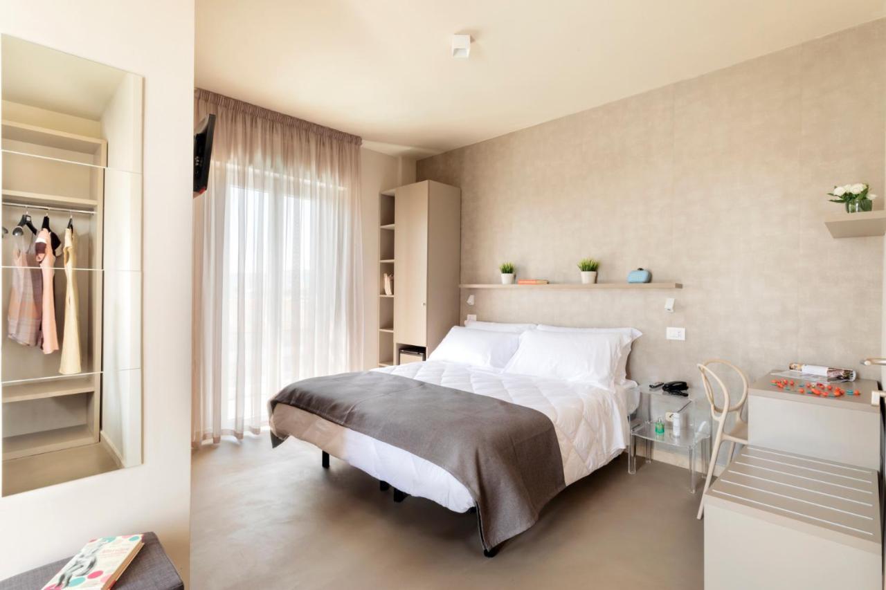 Hotel Bernard San Benedetto del Tronto Exterior photo